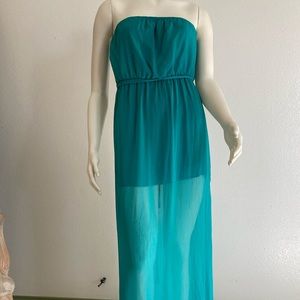 Green maxi dress 💚